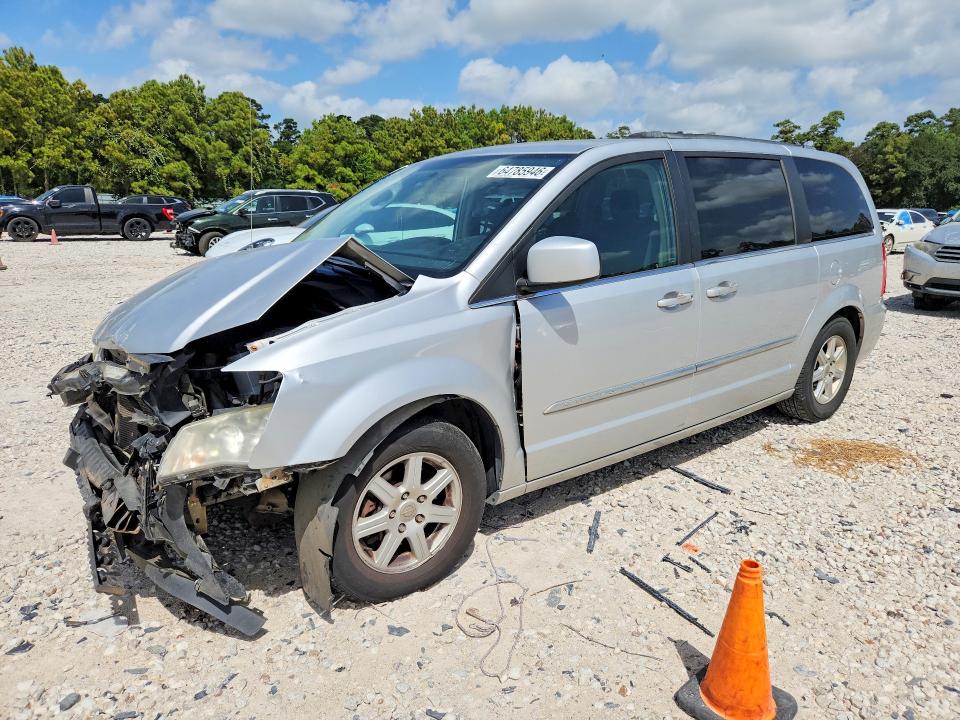 CHRYSLER TOWN & COUNTRY 2011 with VIN 2A4RR5DG5BR645425 - Photo from auction