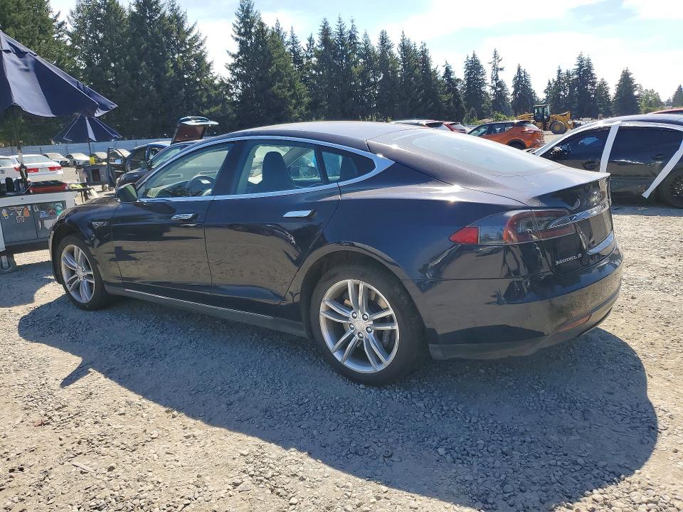 Photo 2 from auction – 2013 TESLA MODEL S with VIN 5YJSA1CG5DFP03556