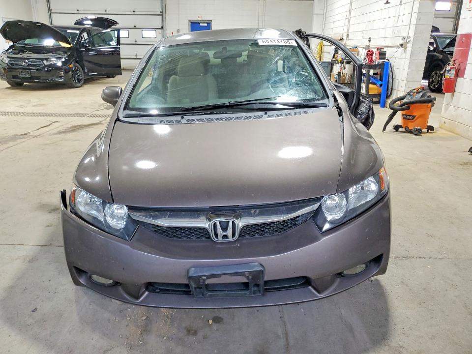 Photo 5 from auction – 2009 HONDA CIVIC with VIN 19XFA16589E002681