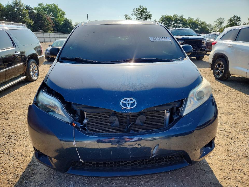 Photo 5 from auction – 2011 TOYOTA SIENNA with VIN 5TDKK3DC5BS045654