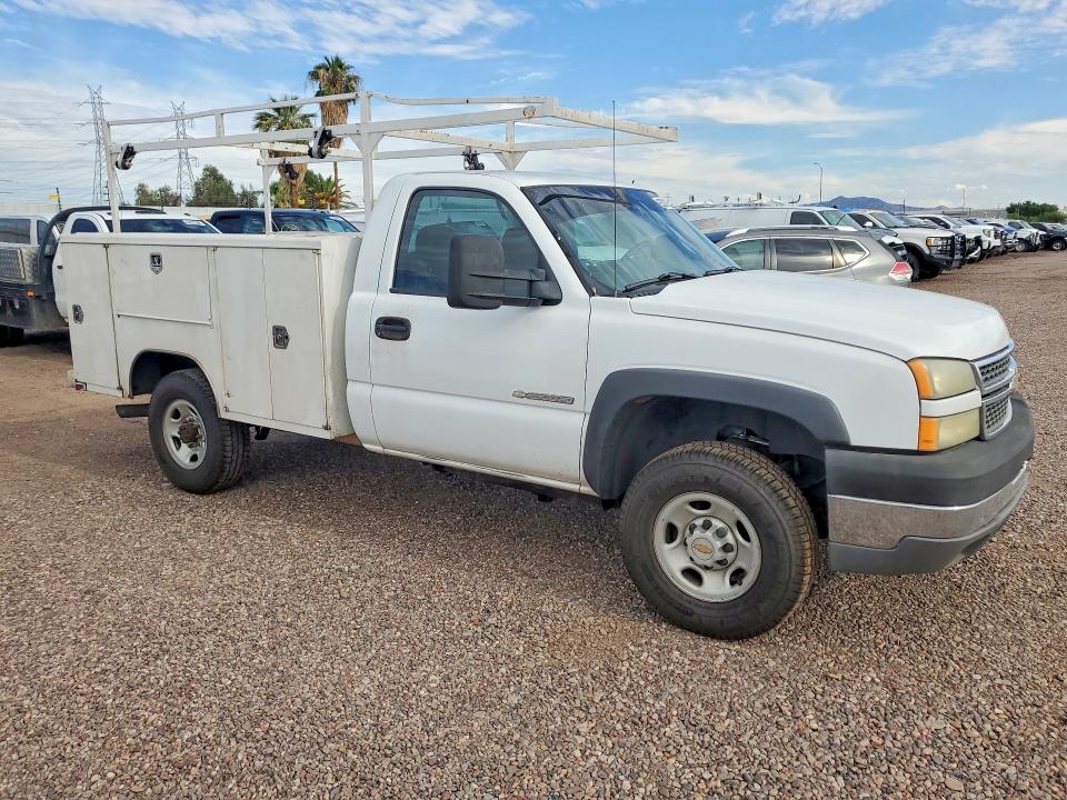 Photo 4 from auction – 2005 CHEVROLET SILVERADO with VIN 1GCHC24U35E222030