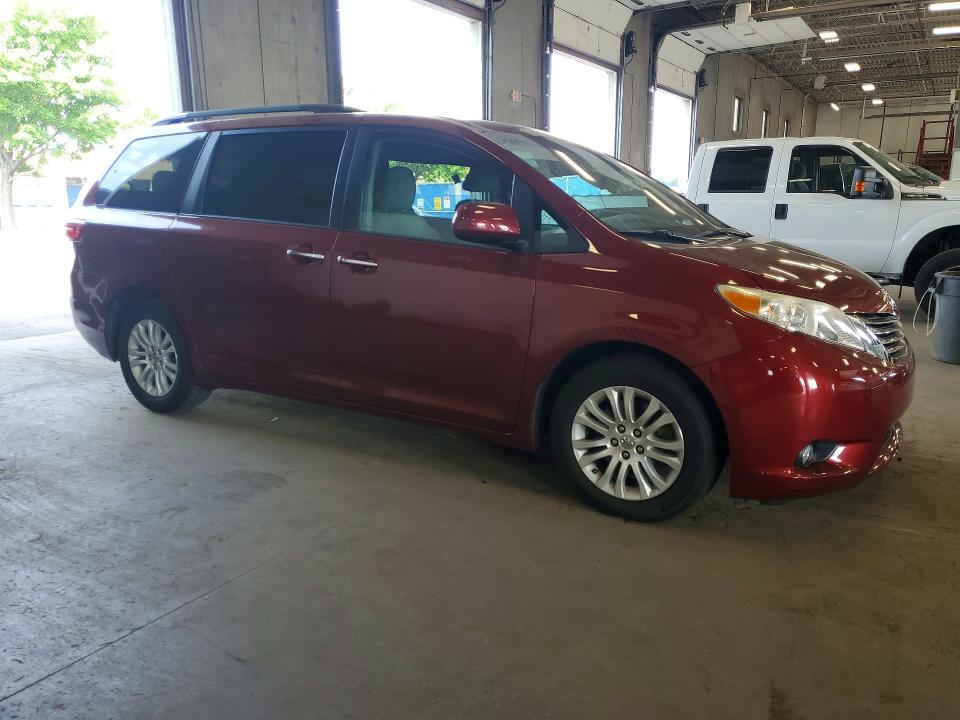 Photo 4 from auction – 2015 TOYOTA SIENNA with VIN 5TDYK3DC5FS654954