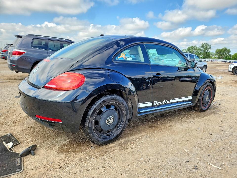 Photo 3 from auction – 2012 VOLKSWAGEN BEETLE with VIN 3VWJP7AT6CM661497