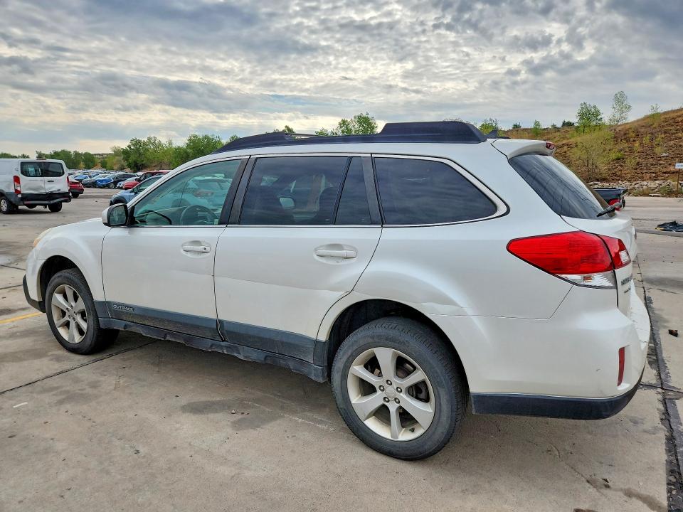 Photo 2 from auction – 2014 SUBARU OUTBACK with VIN 4S4BRCCC4E3253135