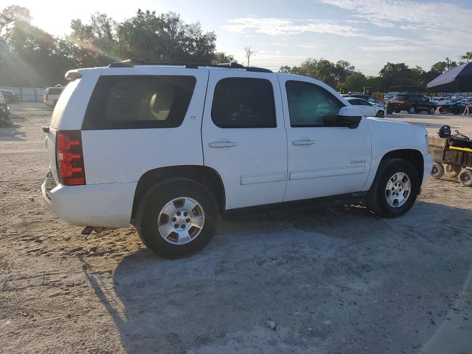 Photo 3 from auction – 2013 CHEVROLET TAHOE with VIN 1GNSCBE06DR247357