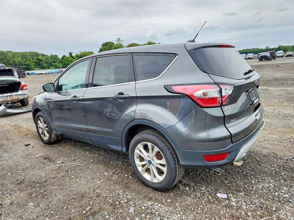 Photo 2 from auction – 2017 FORD ESCAPE with VIN 1FMCU9GD2HUD01609