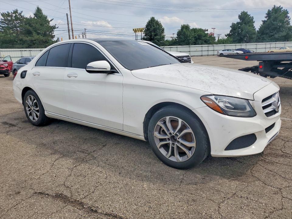 Photo 4 from auction – 2016 MERCEDES-BENZ C with VIN WDDWF4KB6GR134098