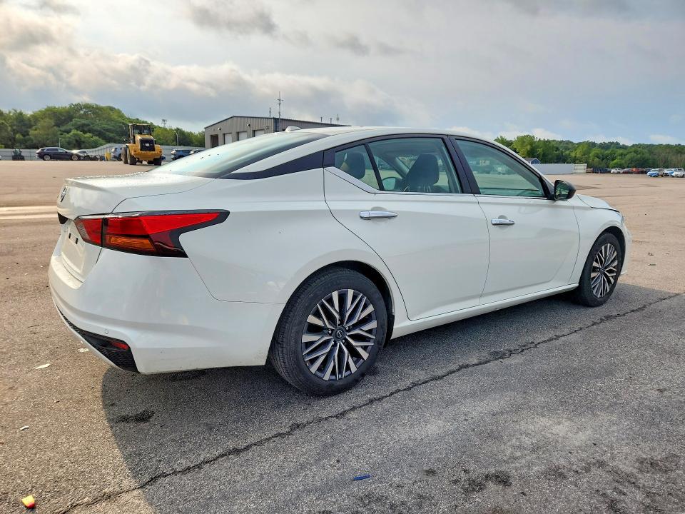 Photo 3 from auction – 2025 NISSAN ALTIMA with VIN 1N4BL4DVXSN363043