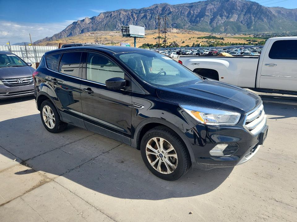Photo 4 from auction – 2019 FORD ESCAPE with VIN 1FMCU9GD9KUB03777