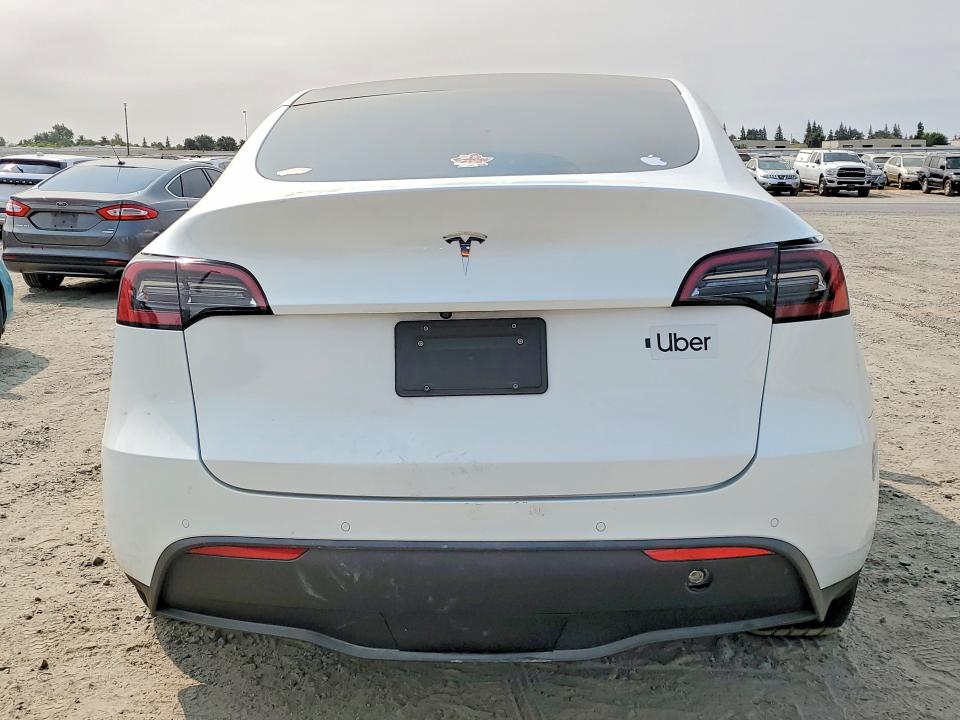 Снимка 6 от търг – 2021 TESLA MODEL Y с VIN 5YJYGAEEXMF243217