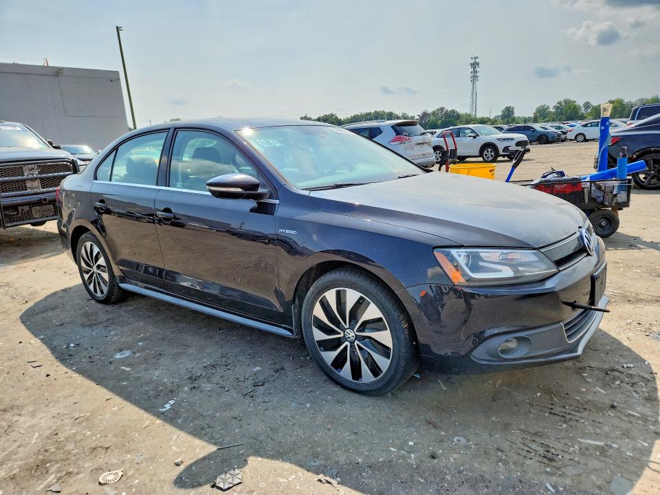 Photo 4 from auction – 2014 VOLKSWAGEN JETTA with VIN 3VW637AJ2EM208609