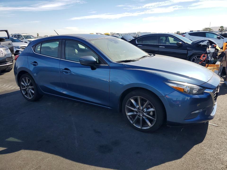 Photo 4 from auction – 2018 MAZDA 3 with VIN 3MZBN1L34JM178107