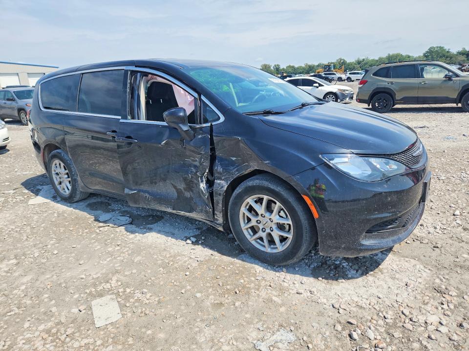 Photo 4 from auction – 2023 CHRYSLER VOYAGER with VIN 2C4RC1CG6PR567259
