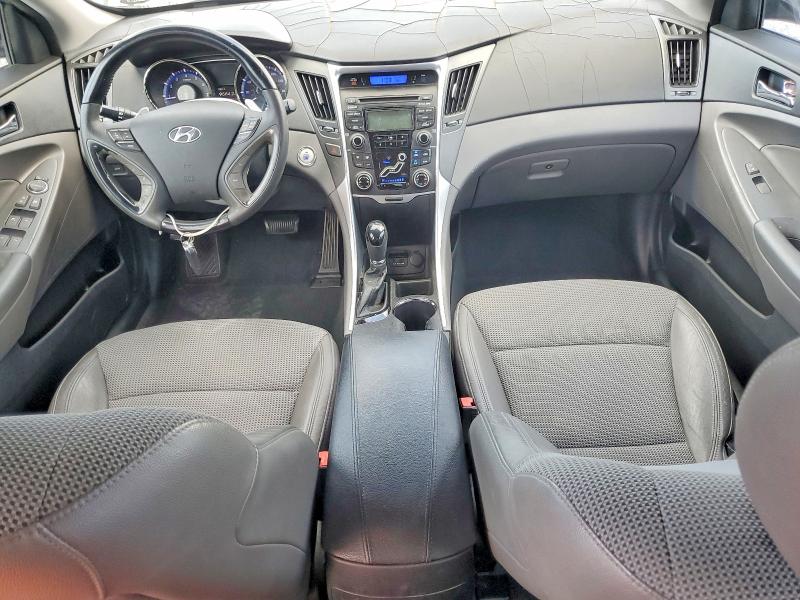 Photo 8 from auction – 2013 HYUNDAI SONATA with VIN 5NPEC4AB8DH592888