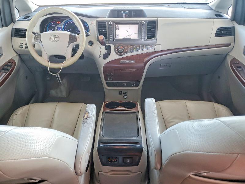 Photo 8 from auction – 2012 TOYOTA SIENNA with VIN 5TDYK3DCXCS260801