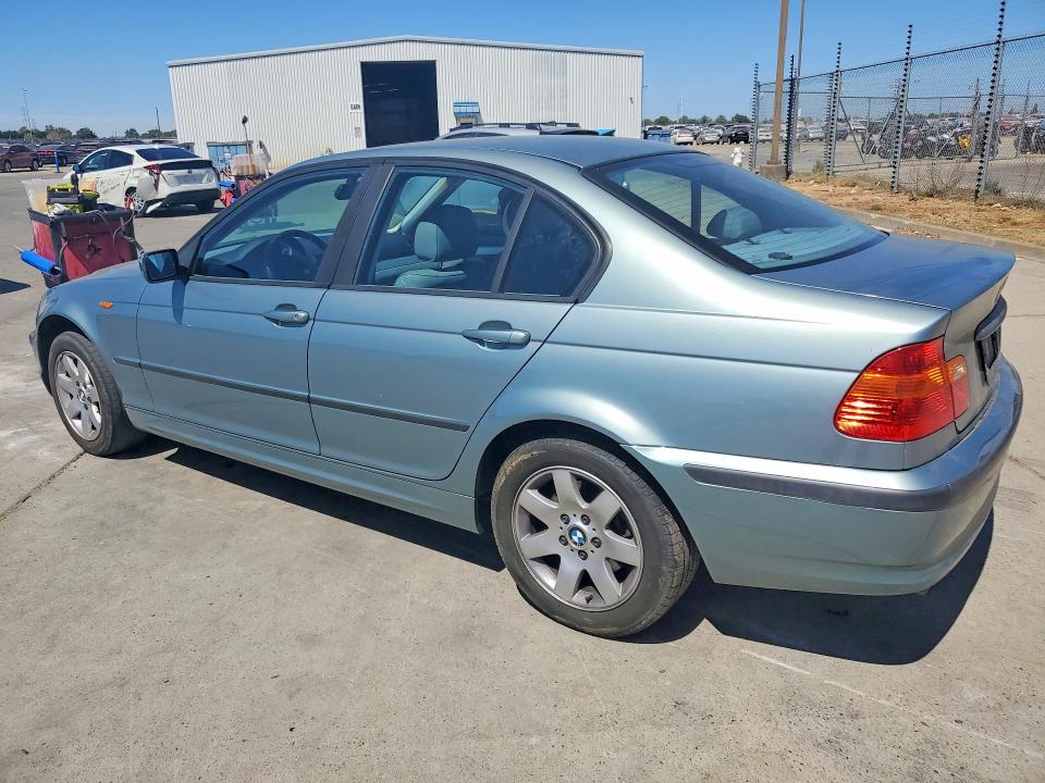 Photo 2 from auction – 2002 BMW 325 with VIN WBAEV33462KL58392