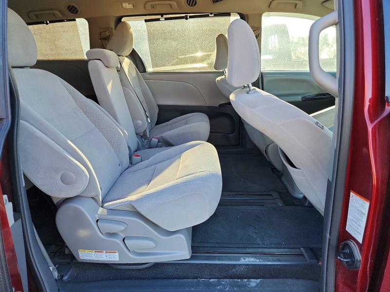 Photo 11 from auction – 2017 TOYOTA SIENNA with VIN 5TDKZ3DC1HS807687