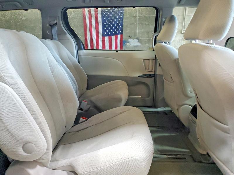 Photo 11 from auction – 2014 TOYOTA SIENNA with VIN 5TDJK3DC1ES090560
