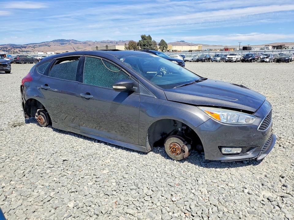 Photo 4 from auction – 2016 FORD FOCUS with VIN 1FADP3K20GL234683