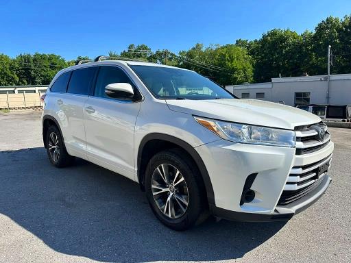 Photo 4 from auction – 2018 TOYOTA HIGHLANDER with VIN 5TDBZRFH3JS891836
