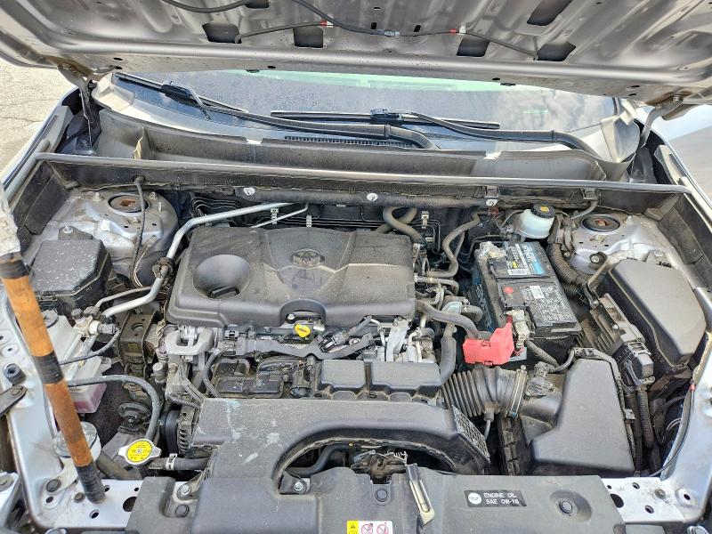 Photo 12 from auction – 2019 TOYOTA RAV4 with VIN JTMA1RFV5KD511515
