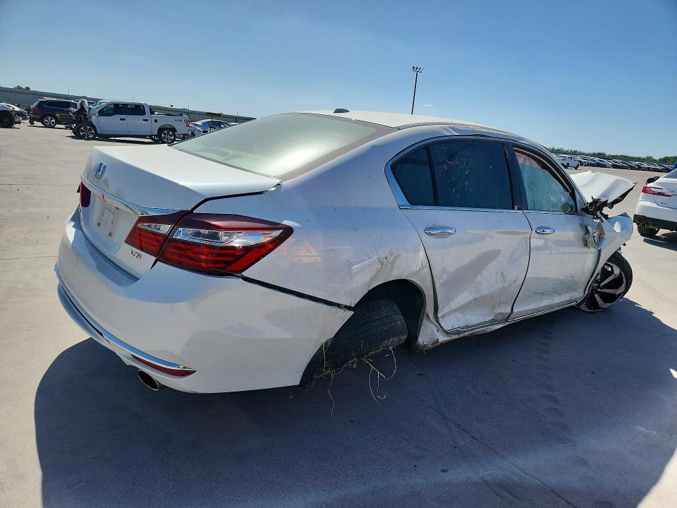 Photo 3 from auction – 2017 HONDA ACCORD with VIN 1HGCR3F81HA019147