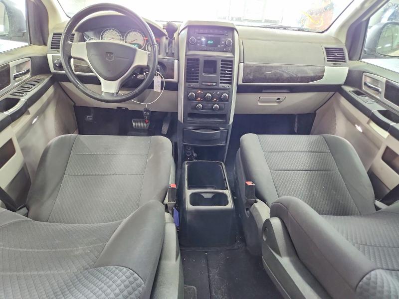 Photo 8 from auction – 2010 DODGE GRAND CARAVAN with VIN 2D4RN5D15AR405435