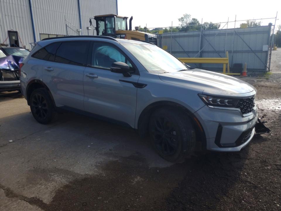 Photo 4 from auction – 2023 KIA SORENTO with VIN 5XYRK4LF8PG175254