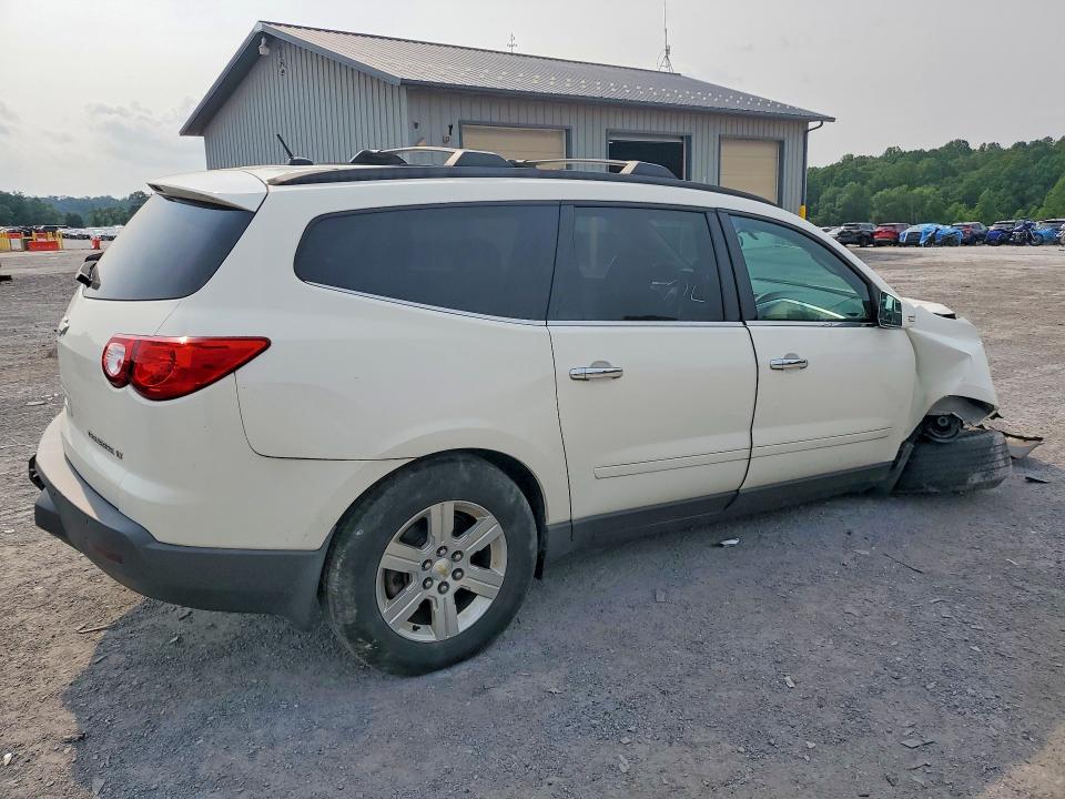 Photo 3 from auction – 2011 CHEVROLET TRAVERSE with VIN 1GNKVGED6BJ395031