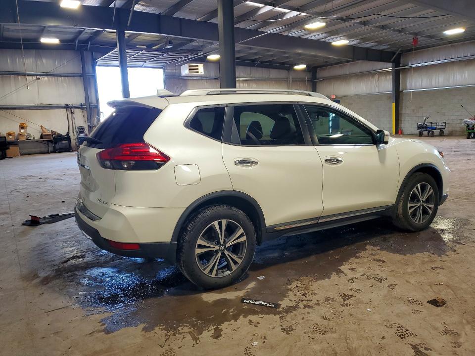 Photo 3 from auction – 2017 NISSAN ROGUE with VIN 5N1AT2MV9HC779952