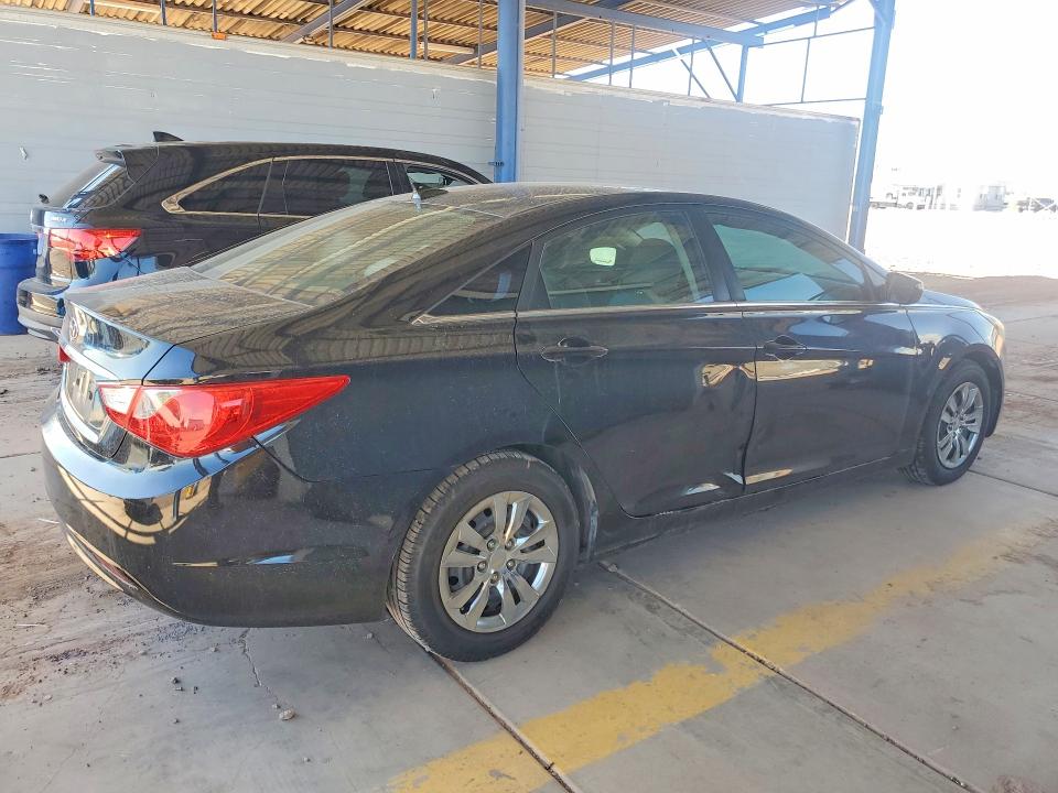 Photo 3 from auction – 2013 HYUNDAI SONATA with VIN 5NPEB4ACXDH573268
