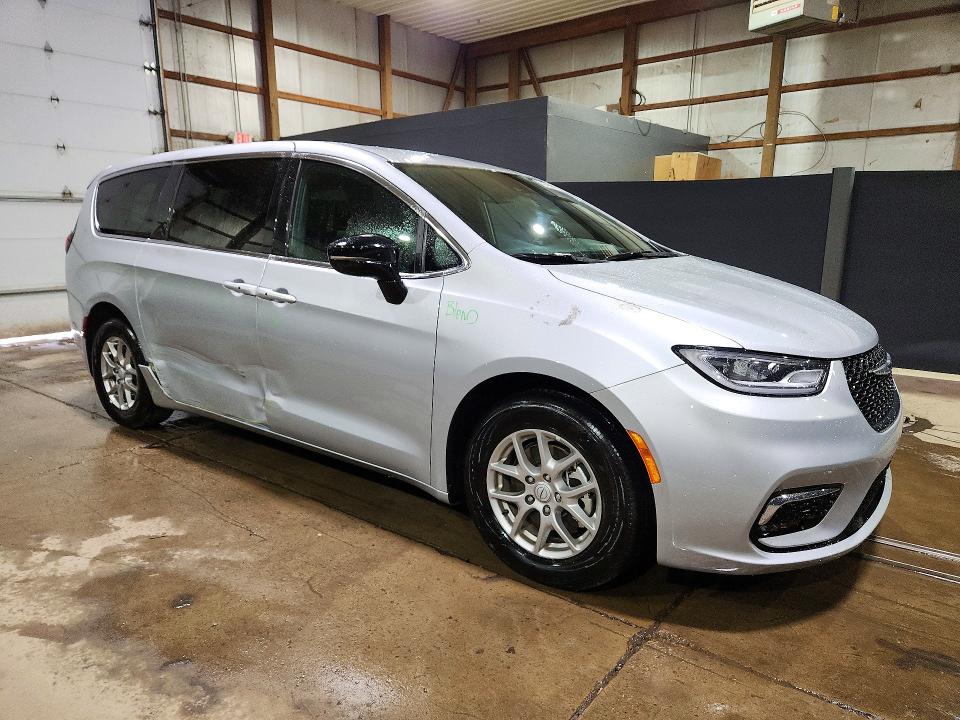 Photo 4 from auction – 2026 CHRYSLER PACIFICA with VIN 2C4RC1BG3TR236263