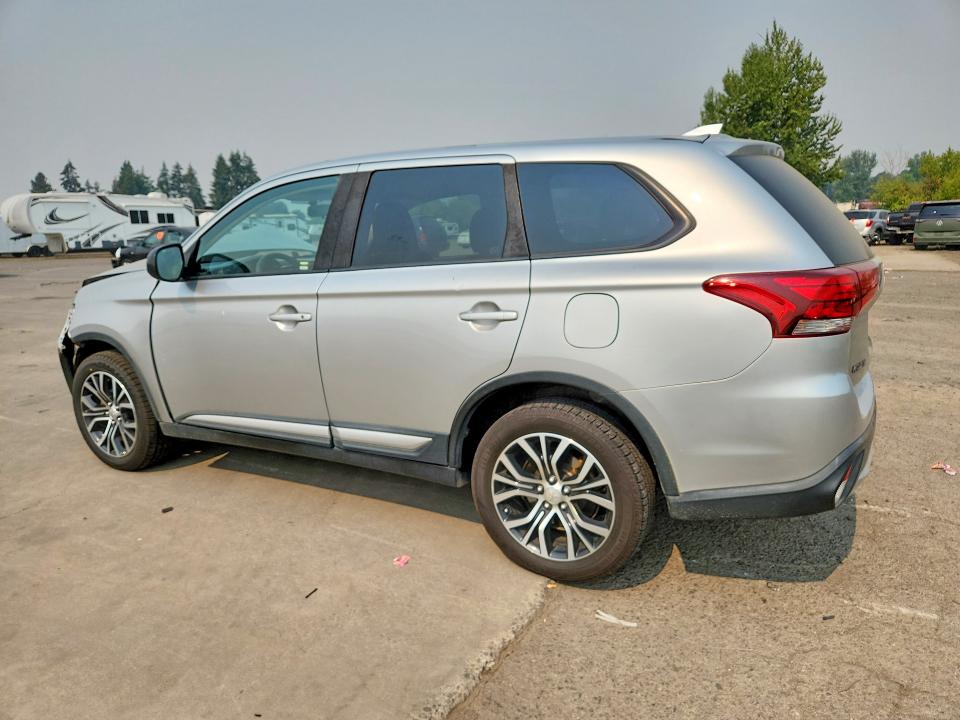 Снимка 2 от търг – 2018 MITSUBISHI OUTLANDER с VIN JA4AZ3A31JZ057125