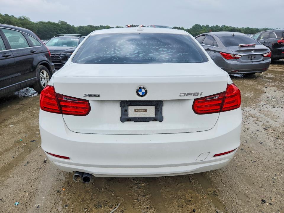 Photo 6 from auction – 2013 BMW 328 with VIN WBA3B5C58DF598446