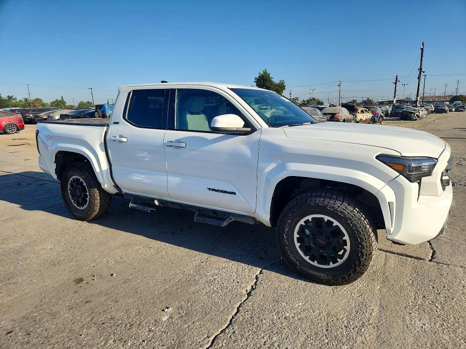 Photo 4 from auction – 2025 TOYOTA TACOMA with VIN 3TMLB5JN7SM197859