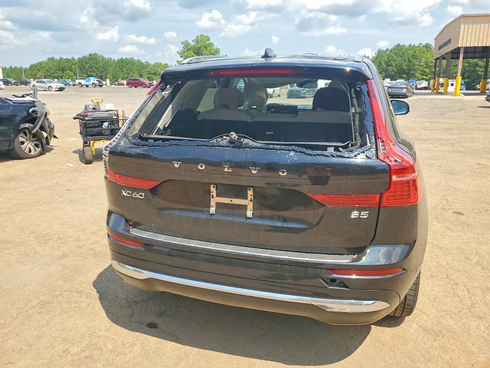 Zdjęcie 6 z aukcji – 2023 VOLVO XC60 z VIN YV4L12DN3P1210900