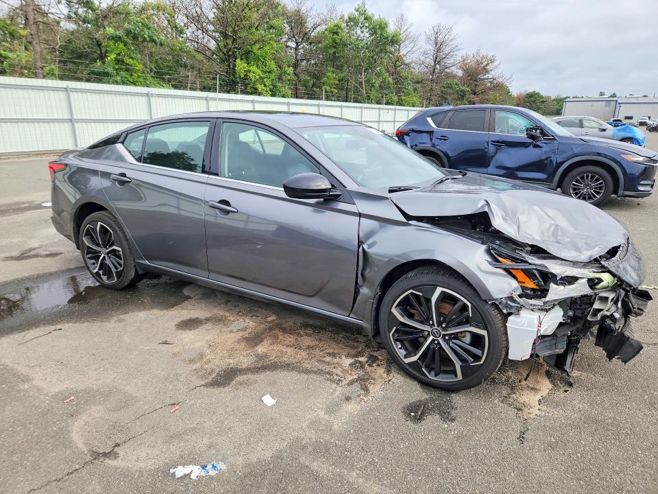 Photo 4 from auction – 2023 NISSAN ALTIMA with VIN 1N4BL4CW5PN408231