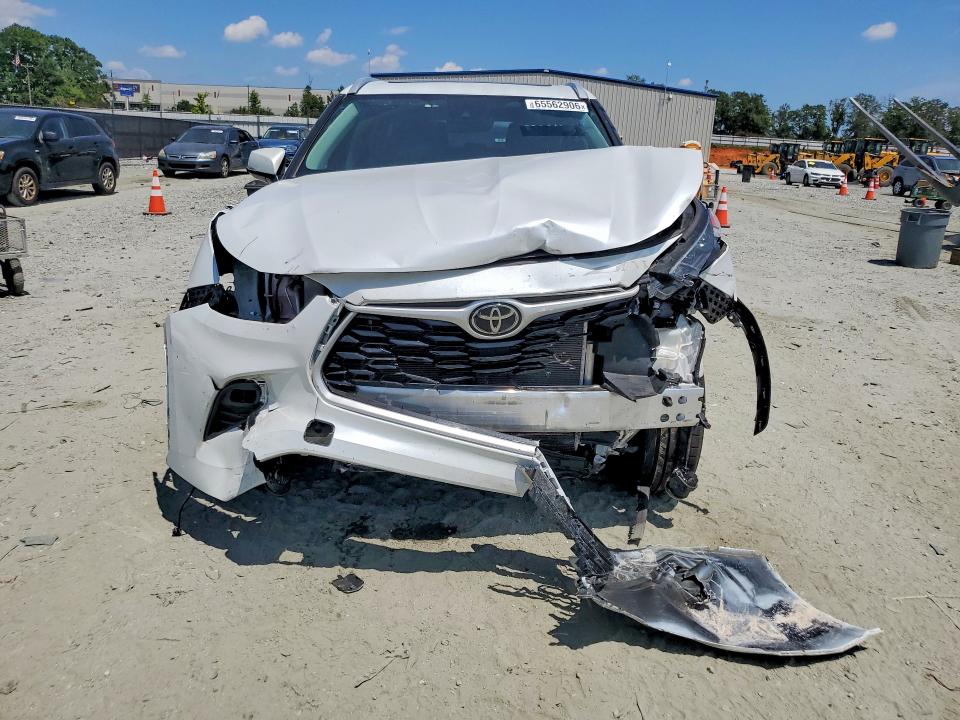 Zdjęcie 5 z aukcji – 2023 TOYOTA HIGHLANDER z VIN 5TDKDRAH1PS037071