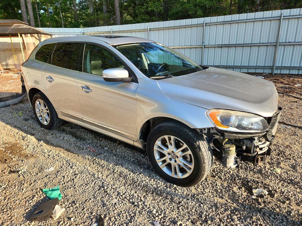 Photo 4 from auction – 2016 VOLVO XC60 with VIN YV4612RK6G2852839