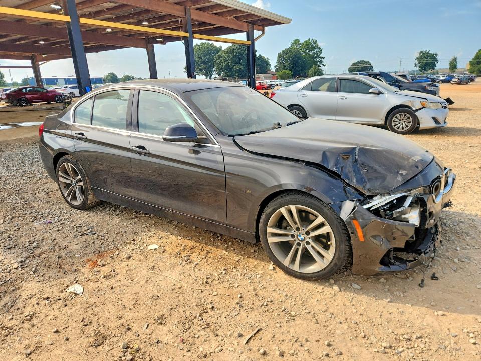 Photo 4 from auction – 2016 BMW 328 with VIN WBA8E9G5XGNT47114