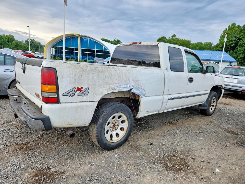 Photo 3 from auction – 2005 GMC NEW SIERRA with VIN 2GTEK19V751288387