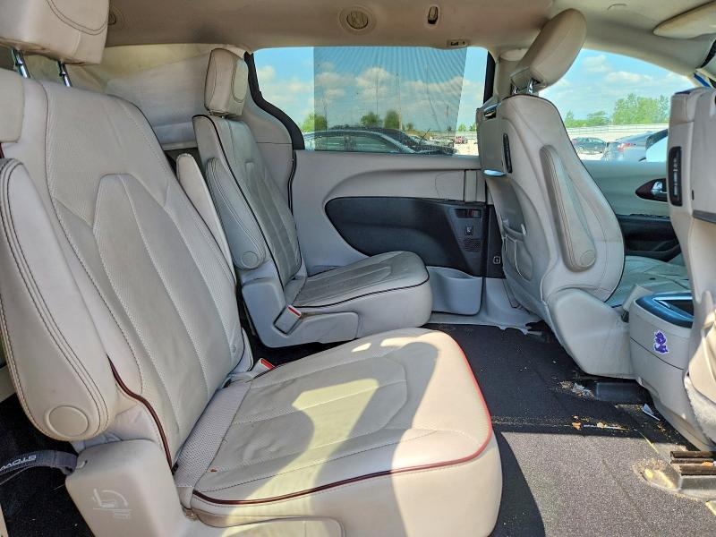 Photo 11 from auction – 2017 CHRYSLER PACIFICA with VIN 2C4RC1GG3HR528608