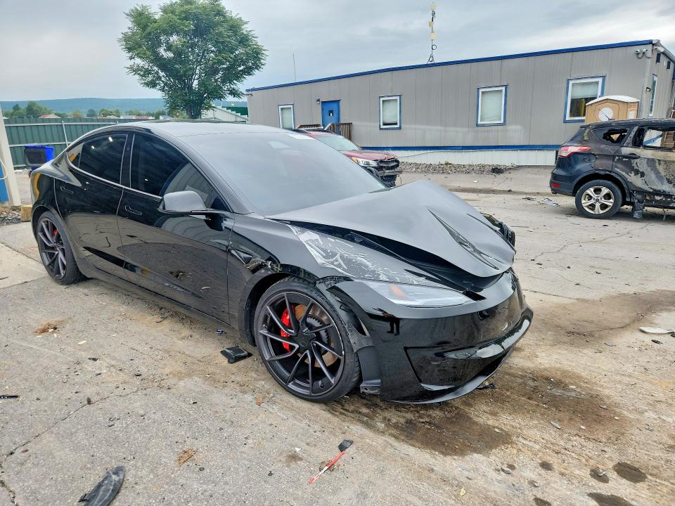 Foto 4 de la subasta – 2024 TESLA MODEL 3 con VIN 5YJ3E1ET2RF900355