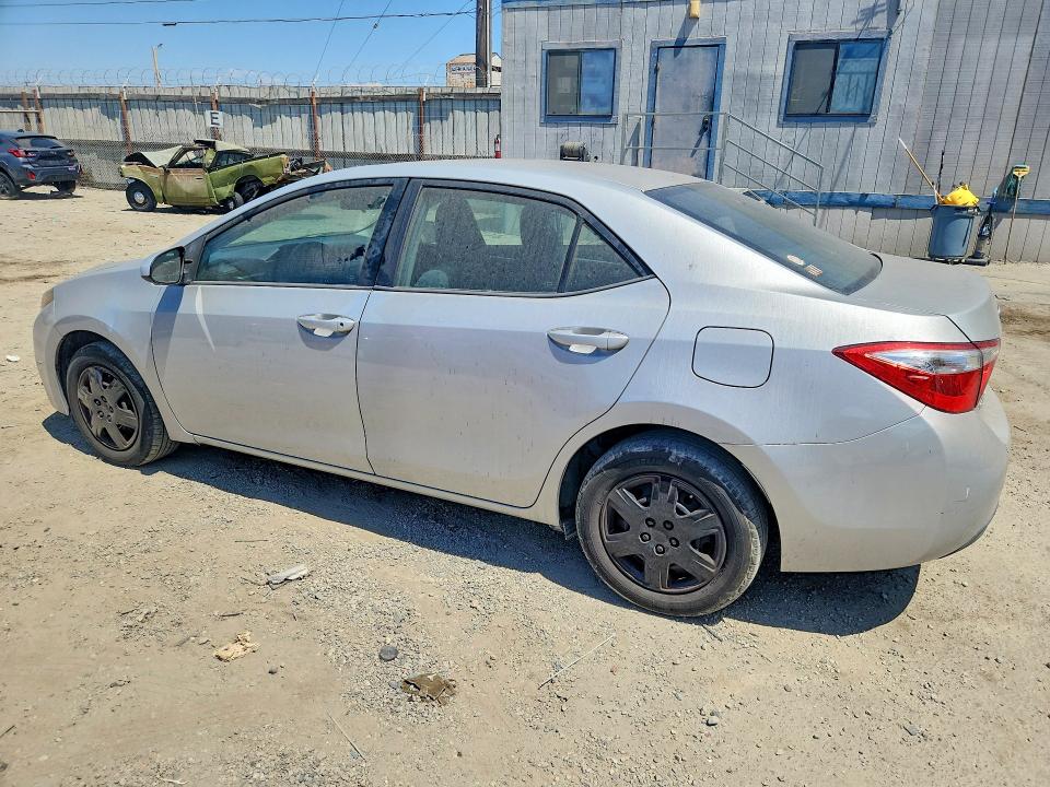 Снимка 2 от търг – 2015 TOYOTA COROLLA с VIN 5YFBURHE8FP315242