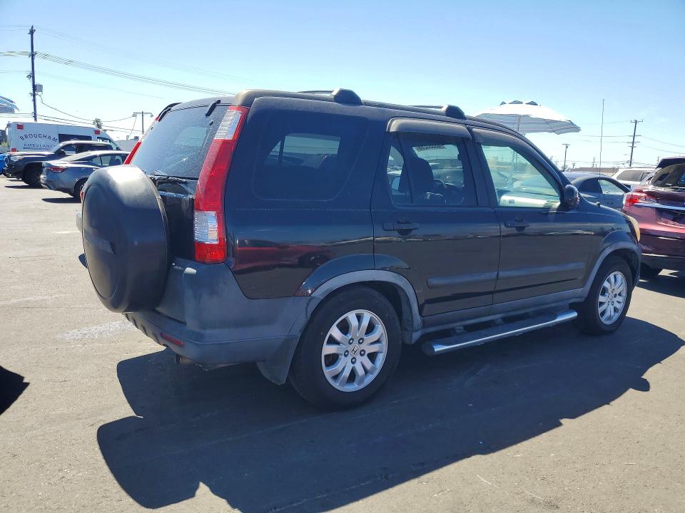Photo 3 from auction – 2005 HONDA CR-V with VIN JHLRD78815C000256