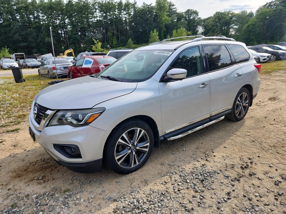 NISSAN PATHFINDER 2018 with VIN 5N1DR2MM4JC677922 - Photo from auction