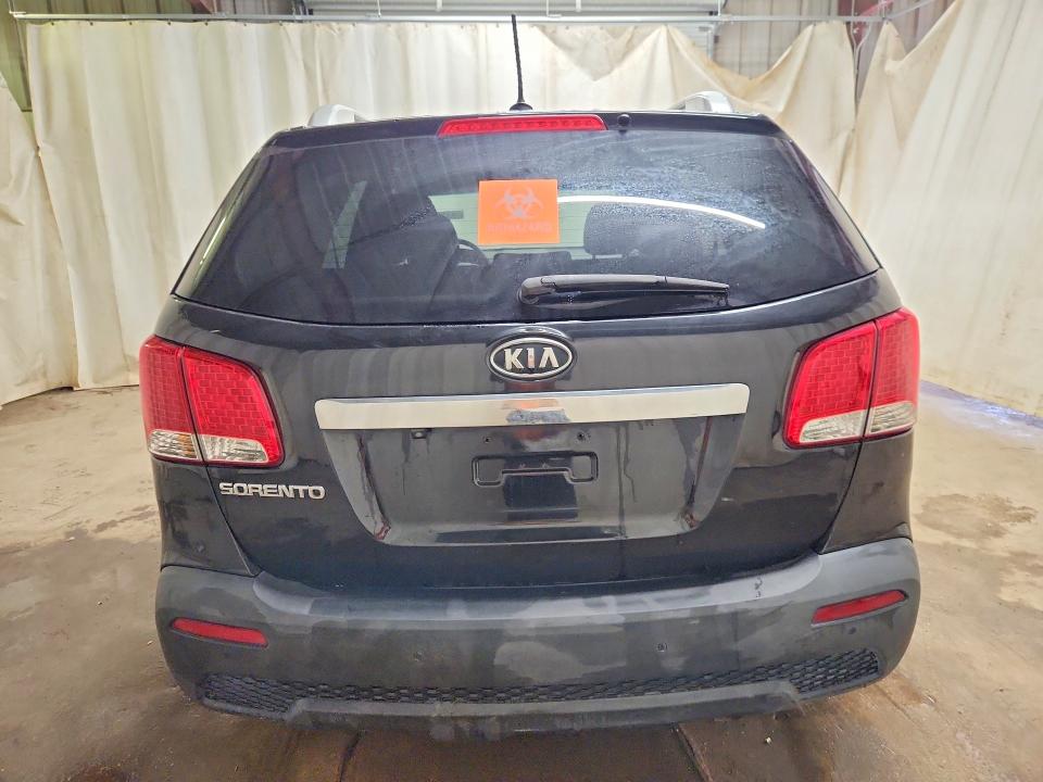 Photo 6 from auction – 2011 KIA SORENTO with VIN 5XYKT3A18BG065636
