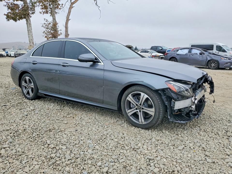 Снимка 4 от търг – 2019 MERCEDES-BENZ E с VIN WDDZF4JB3KA545321