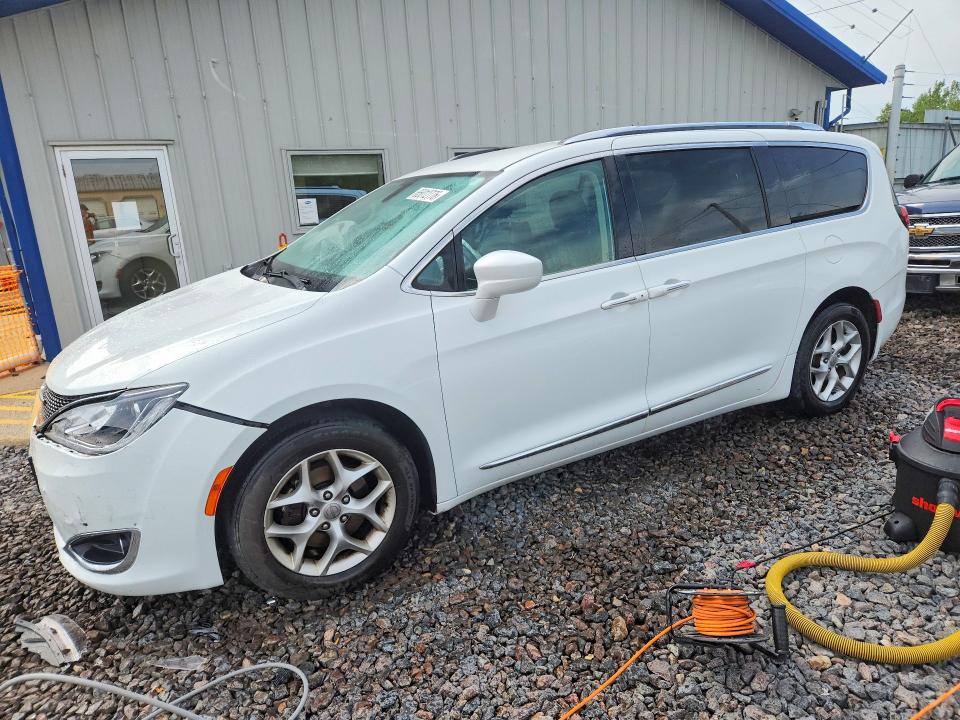 CHRYSLER PACIFICA 2018 with VIN 2C4RC1BG8JR321077 - Photo from auction