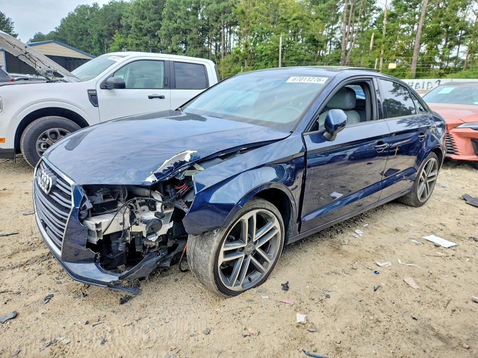 AUDI A3 2017 с VIN WAUB8GFF4H1060971 - Фото с аукциона